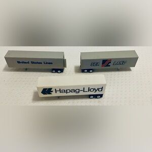 YATMING Semi Trailers Hapag-Lloyd and Sea-Land Model Trucks. Well Used